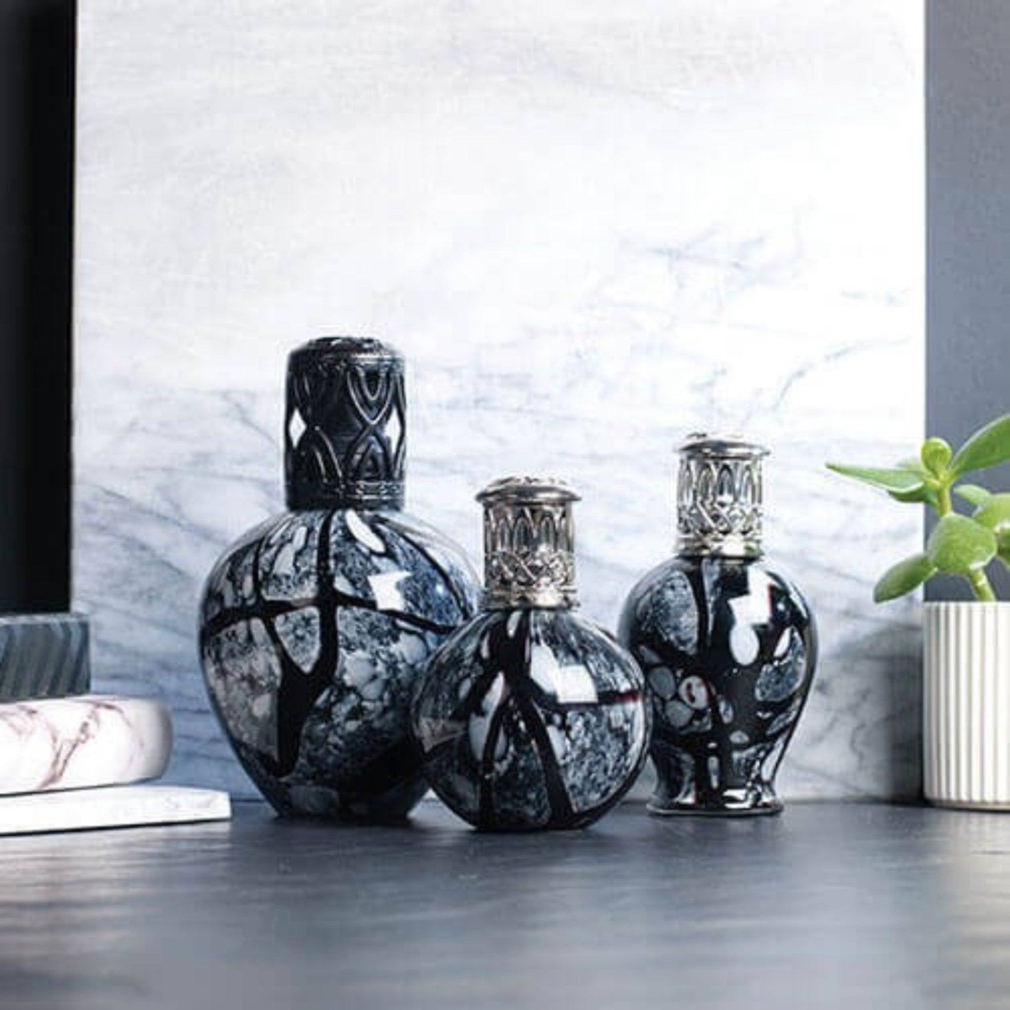 A&B - Zwarte marmeren geurlamp