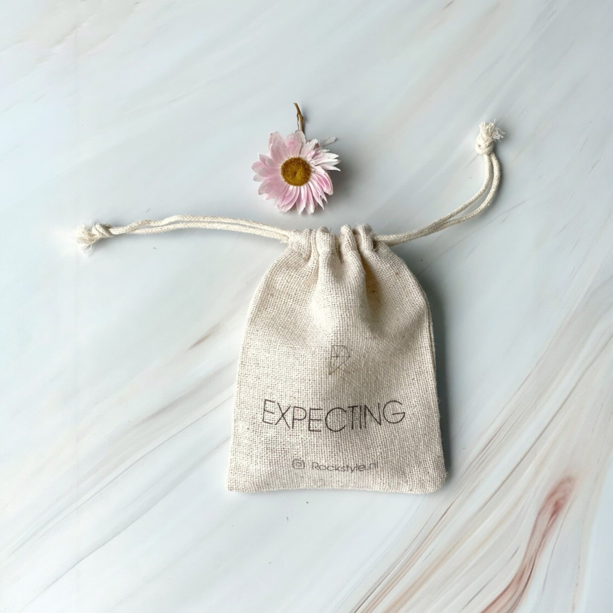 Krachtkristallen – Verwachten (rozenkwarts, maansteen en agaat)