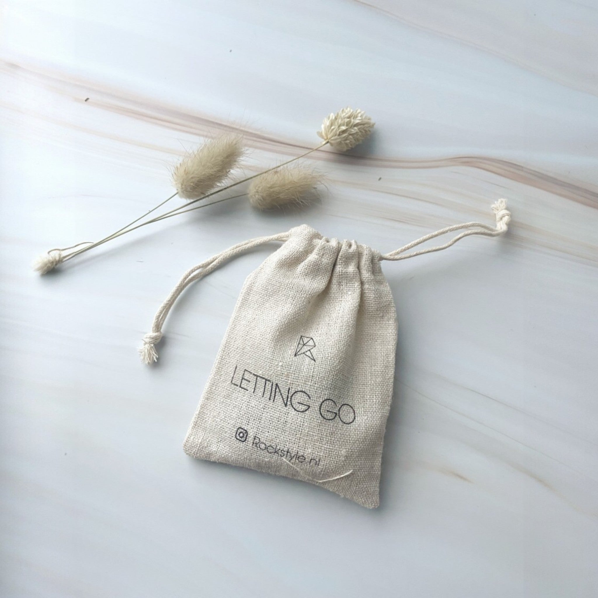 Krachtkristallen – Loslaten (obsidiaan, rozenkwarts en amezoniet)