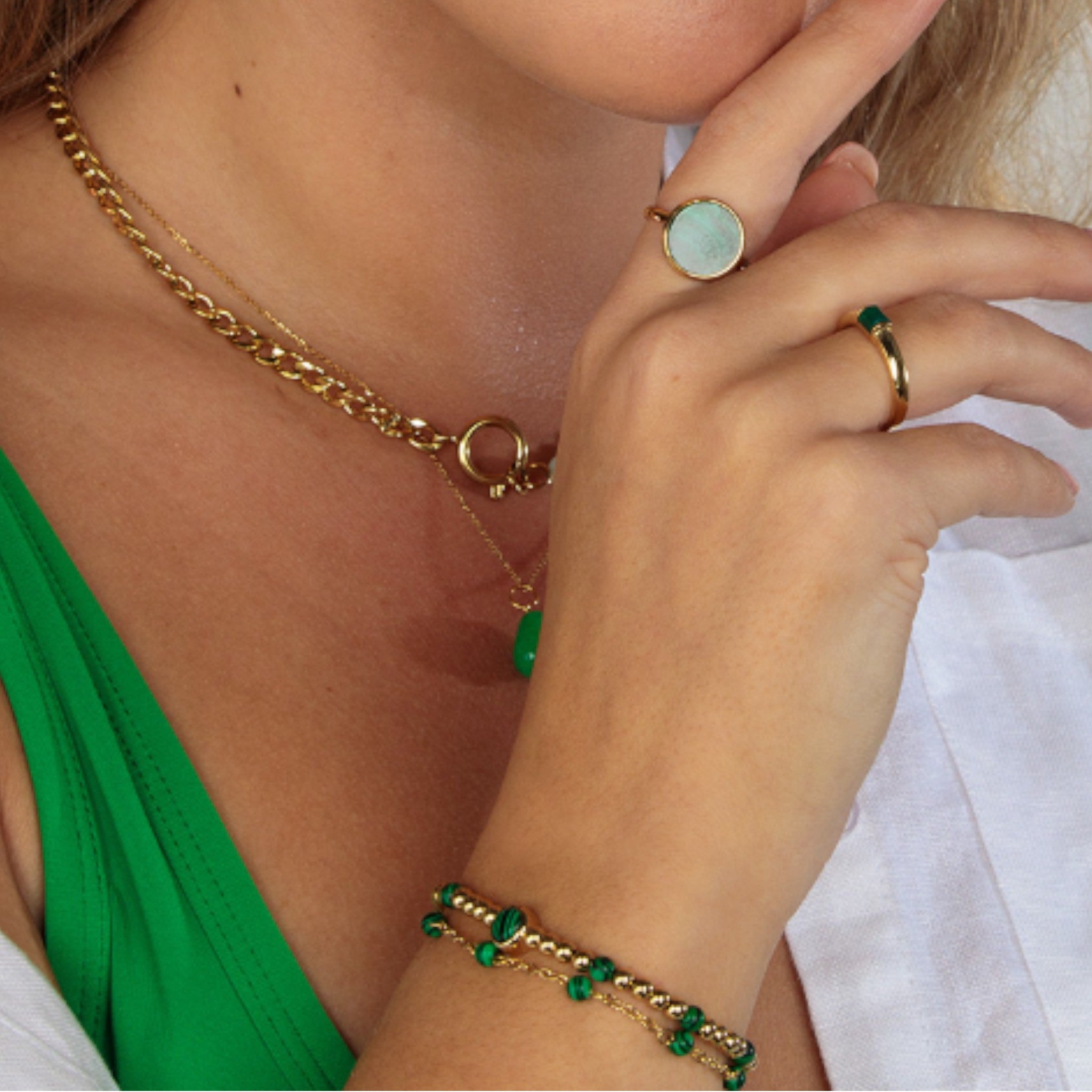 Gouden armband met Malachiet edelstenen