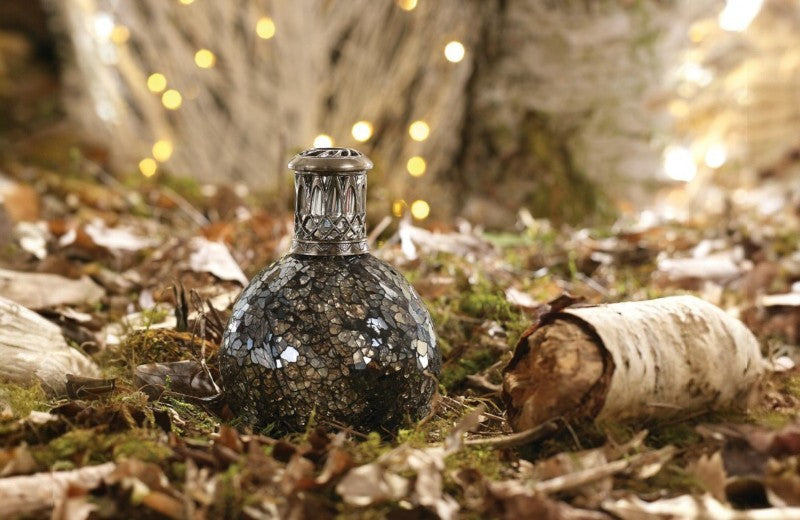 Luxe Ashleigh & Burwood geurlamp met mozaïekglas, stijlvol geuraccessoire en luchtzuiverende lamp, verkrijgbaar bij cadeauwinkel Omdat in Uden.